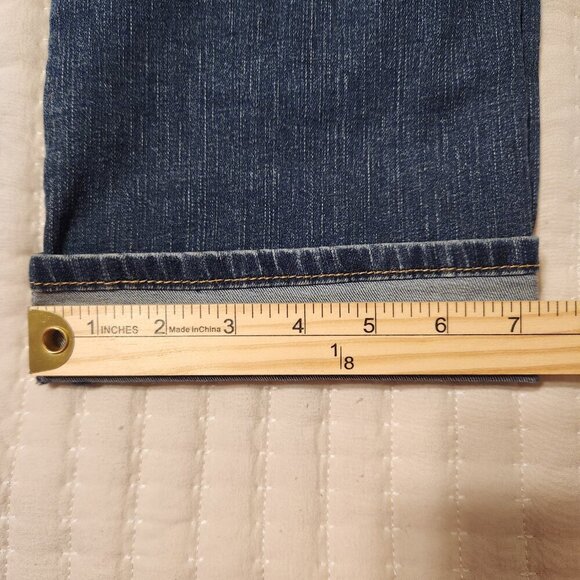 Signature Gold by Levi Strauss Mid Rise Capri. Size 14 waist 32 - Picture 9 of 9